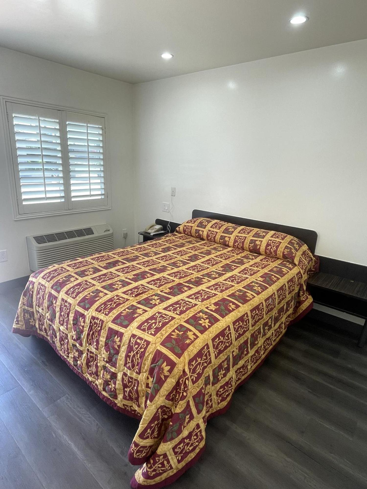 Newport Bay Inn Costa Mesa Eksteriør bilde